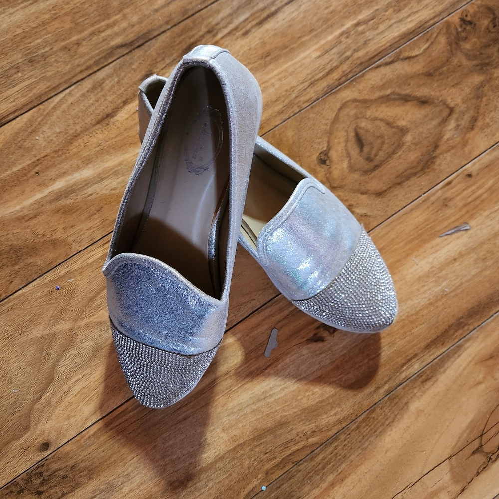 Italian rhinestone toe Silver flat sneakers Size 9
